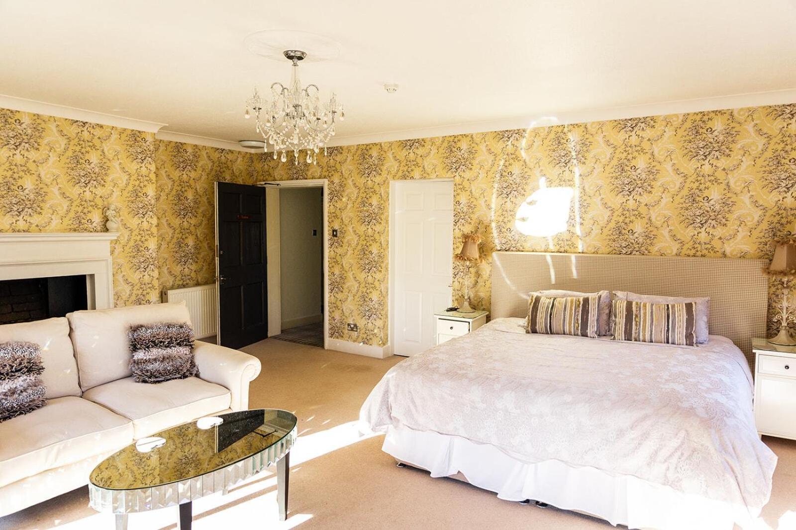 בודלי Kateshill House Bed & Breakfast מראה חיצוני תמונה